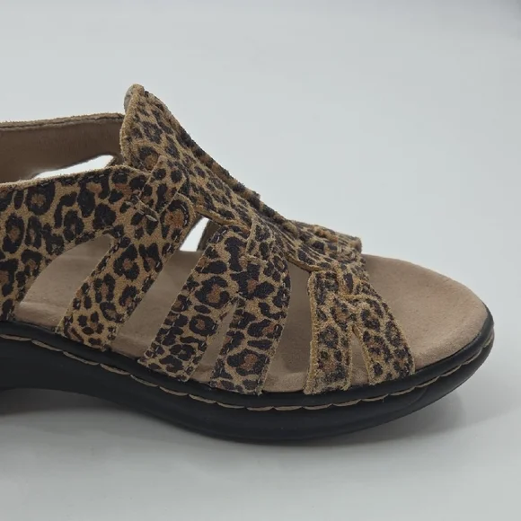 Clarks Cheetah Pattern Sandals NEW - Picture 15 of 16